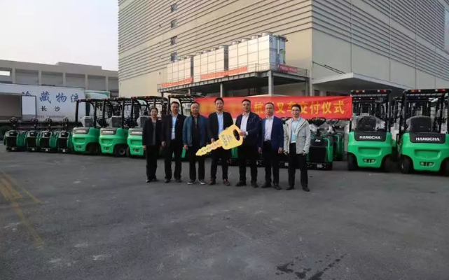【強勢】杭叉集團交付湖南某大型冷庫58臺鋰電池叉車！